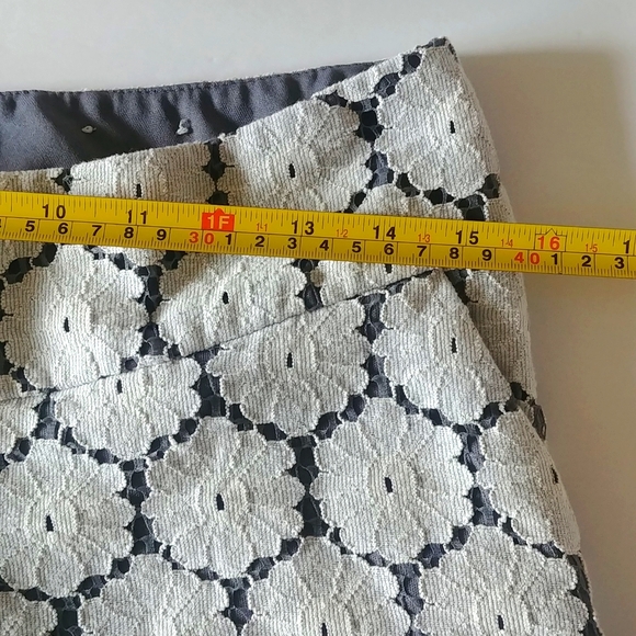 Maurices Ladies Floral Lace Short Shorts - Picture 5 of 10